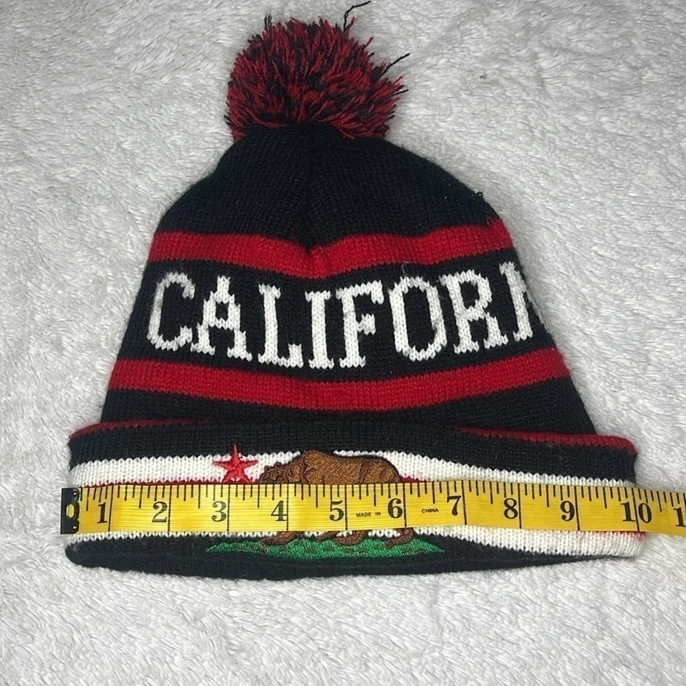 🟢 California Pom Pom Knit Beanie Bear Star